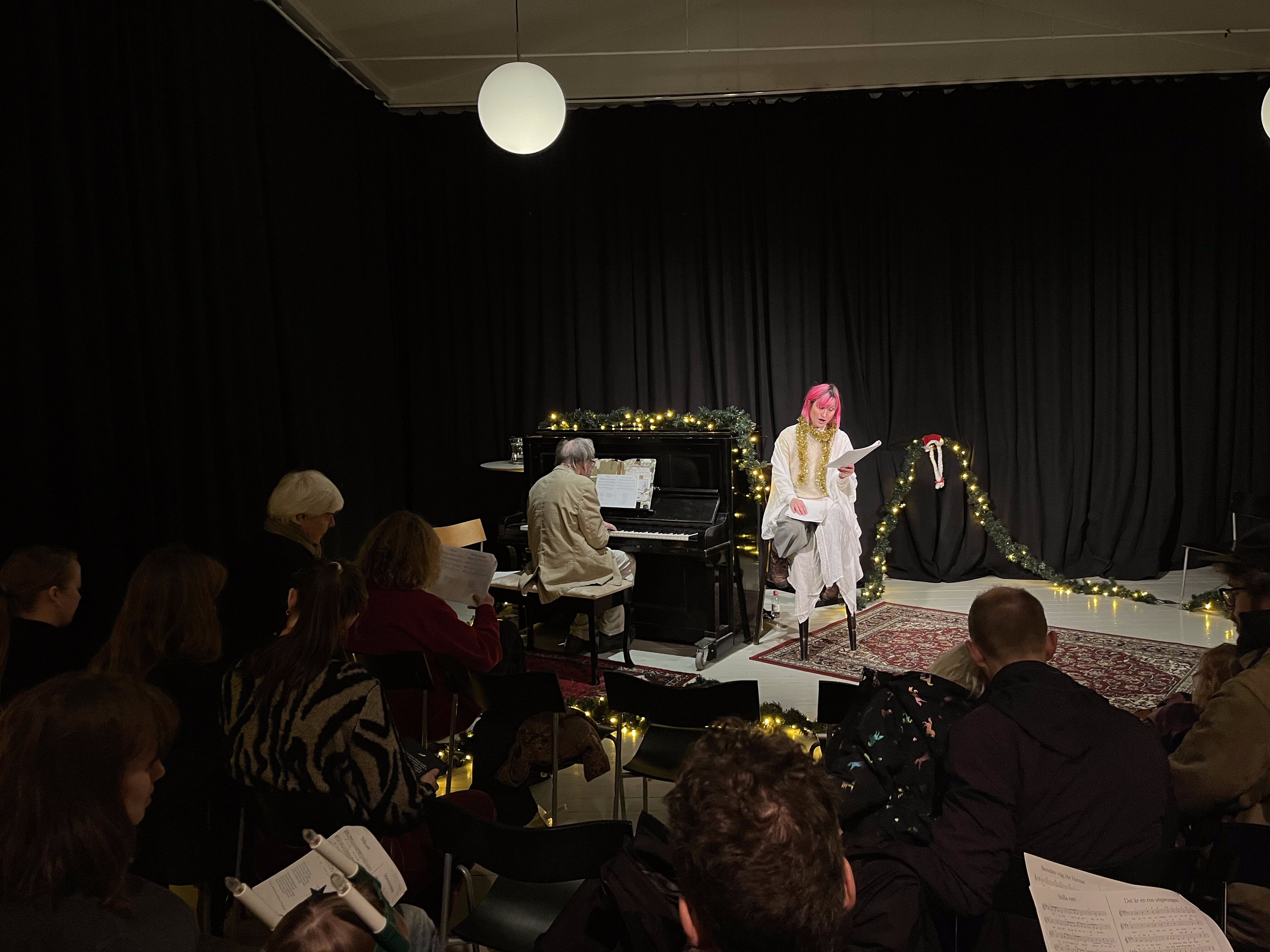 Bronja Novak Lindblad & Stefan Forssén - Konstepidemins jul.