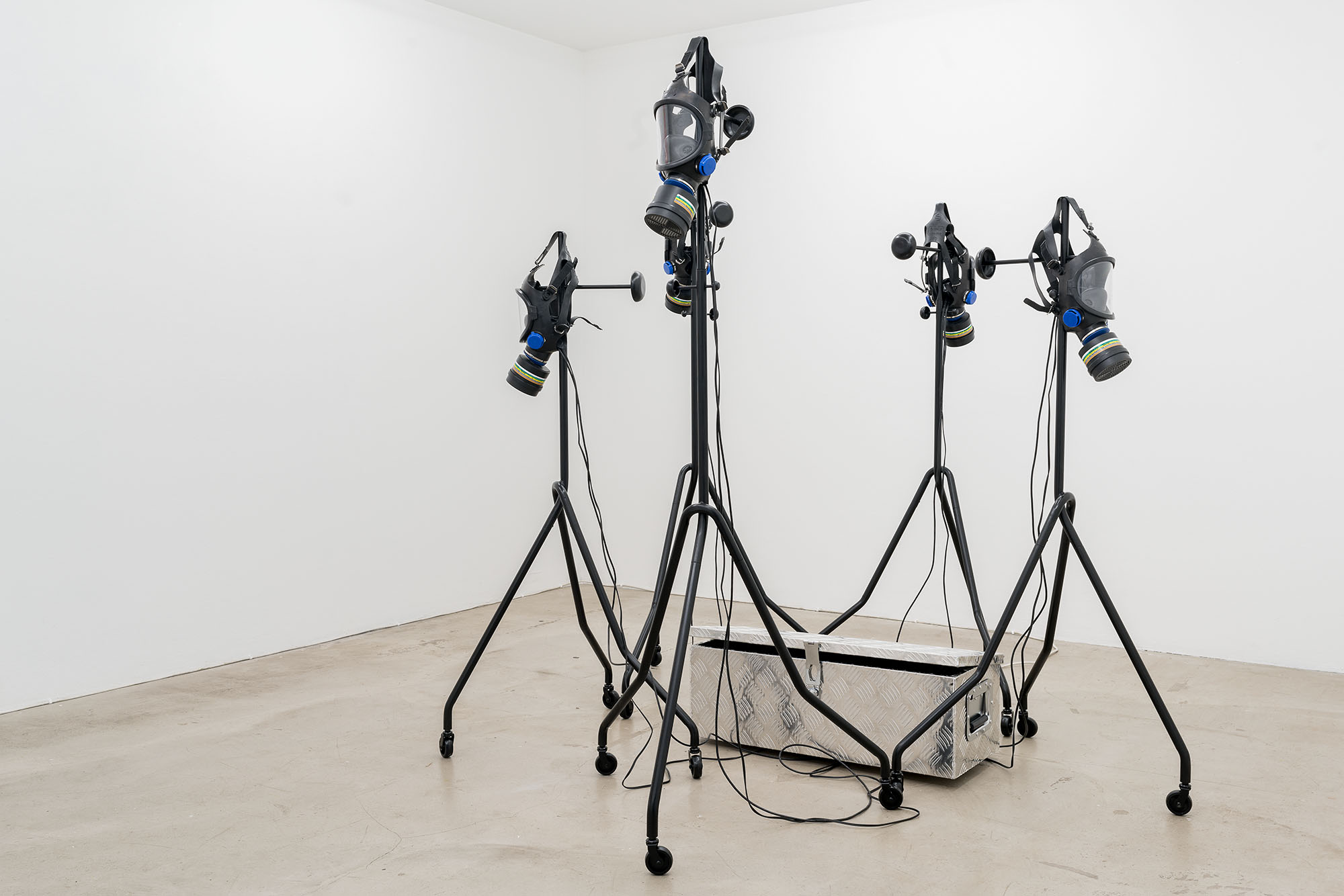 Apocalypse Insurance- Keep Family Breathing 
(2017, sound installation)
foto: Hendrik Zeitler