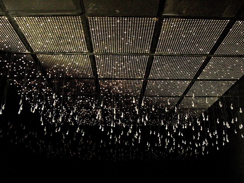 Distortion
(2007, sound installation)