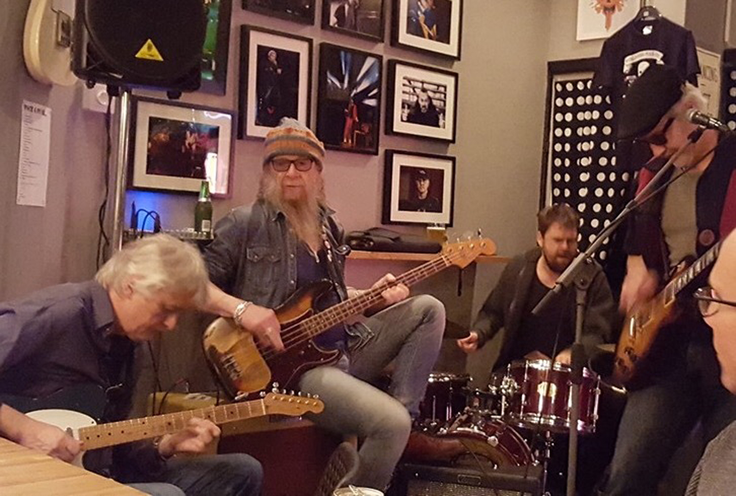 NiKKe Ström i studio.