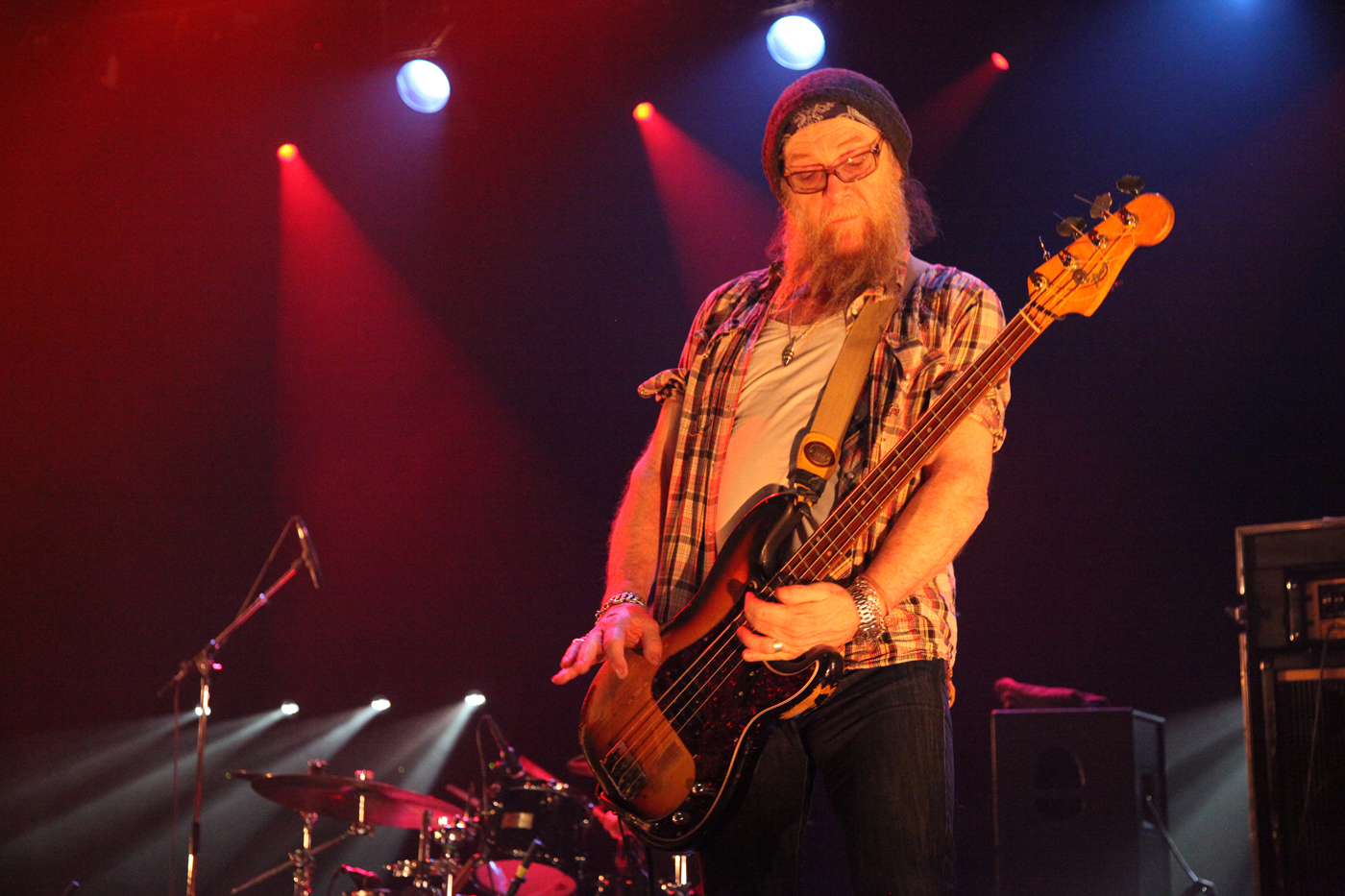 NiKKe Ström på scen.