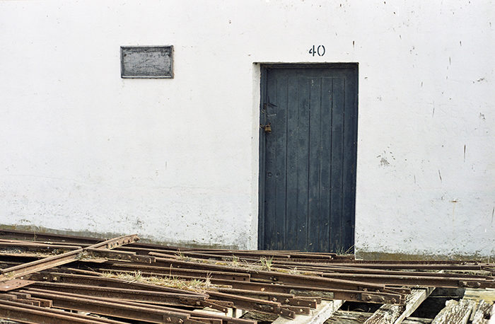Photograph: Tomás Cortés-Rosselot, 2016. “Cuando dudas tus pasos”. 35 mm Analog Color Photography / Digital Scan.