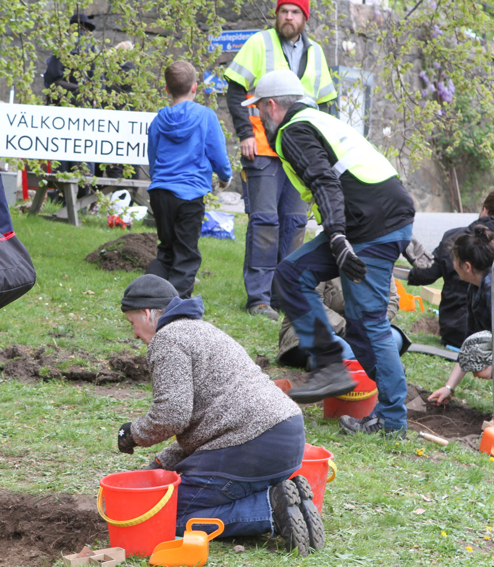 Utgrävningar i samarbete med Kulturarvsakademin.
