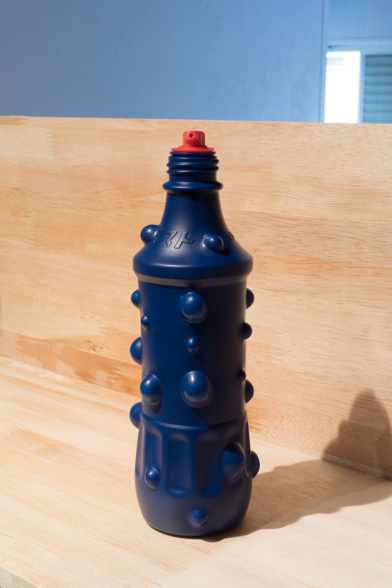 Isaji Yugo, Bottle, sculpture, 2017. Photo by Ujin Matsuo