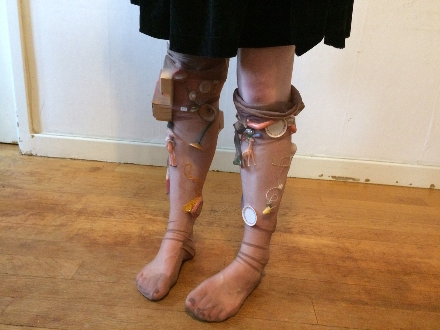 Tekla och Rakel Bergman Fröberg, Under huden.