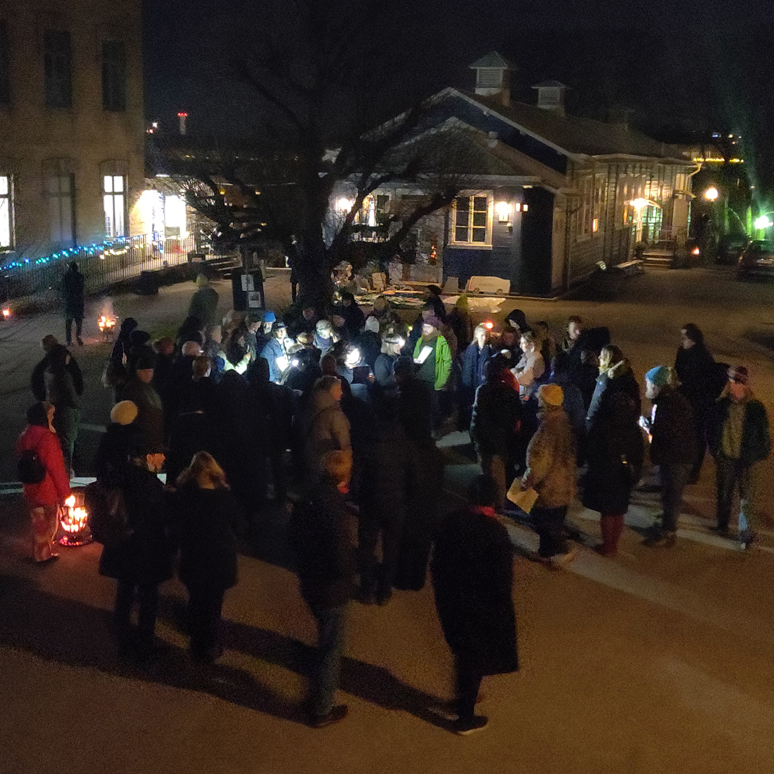 Sallskapet de Åtta, performance 