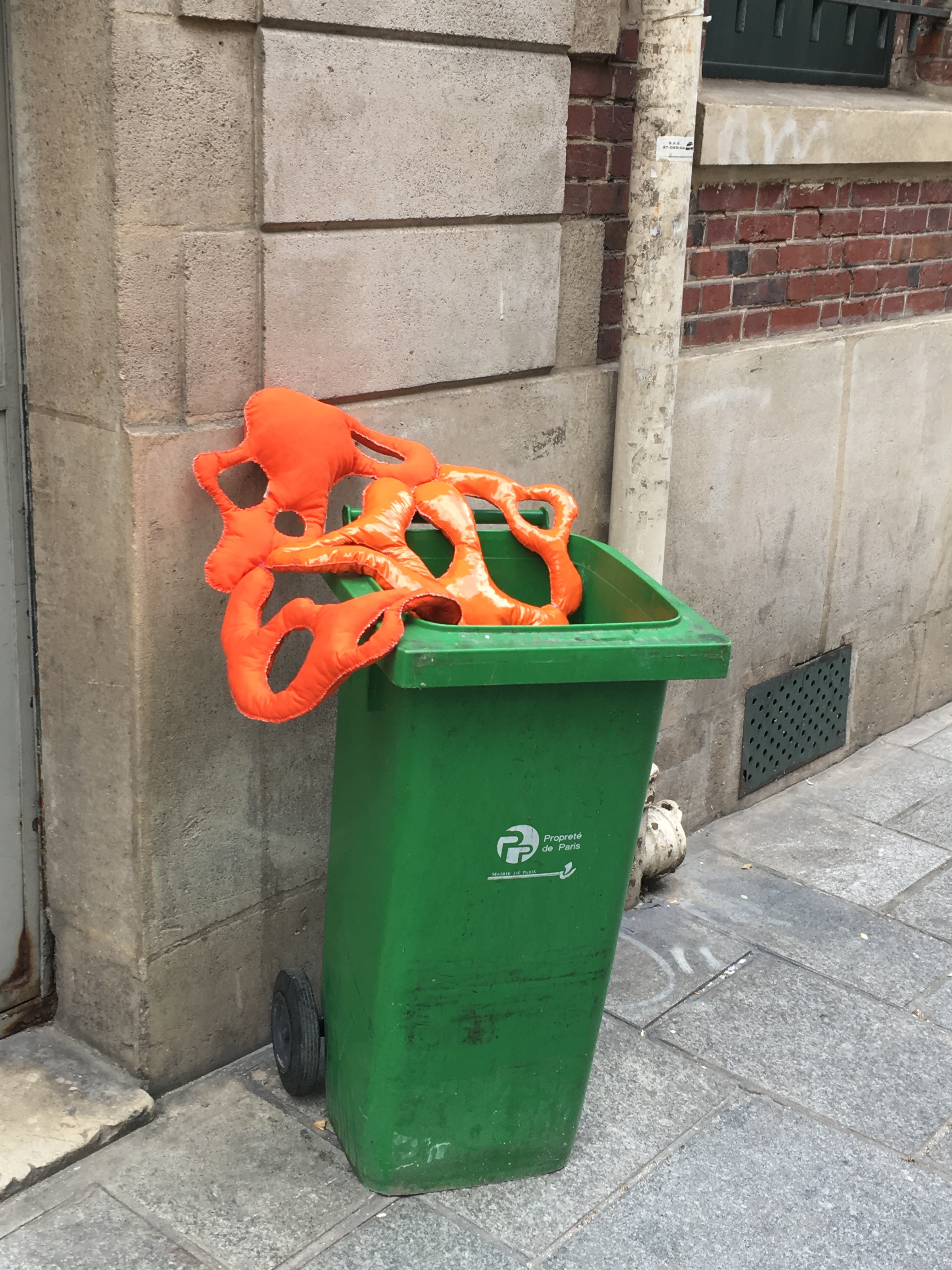 Lump series (Paris), traveling soft sculpture, 2019, Mathilde Sundfjord Sæthre