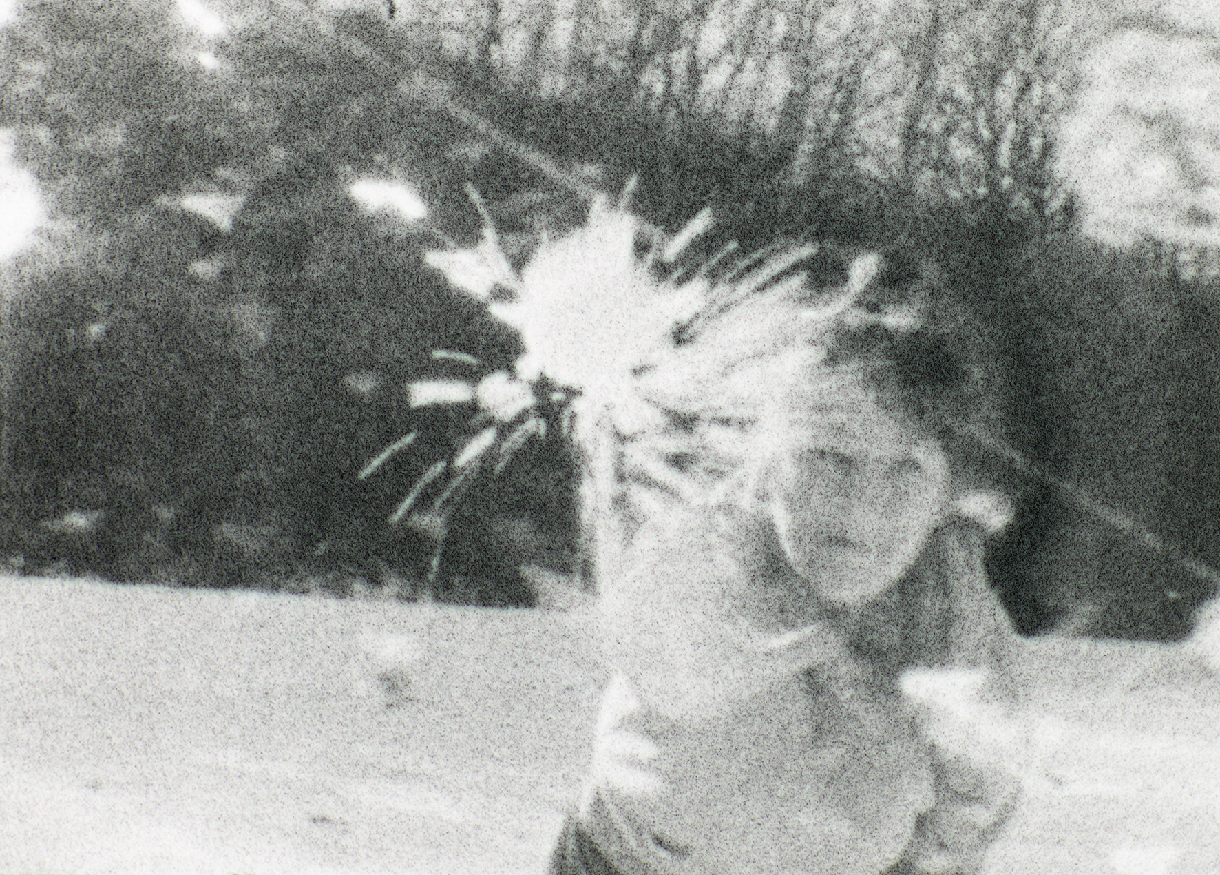 Still from my newest film “Moi et le Boff Zen”, 2021, TriX super 8 film, developed in Coffee, Vitamin c and soda.