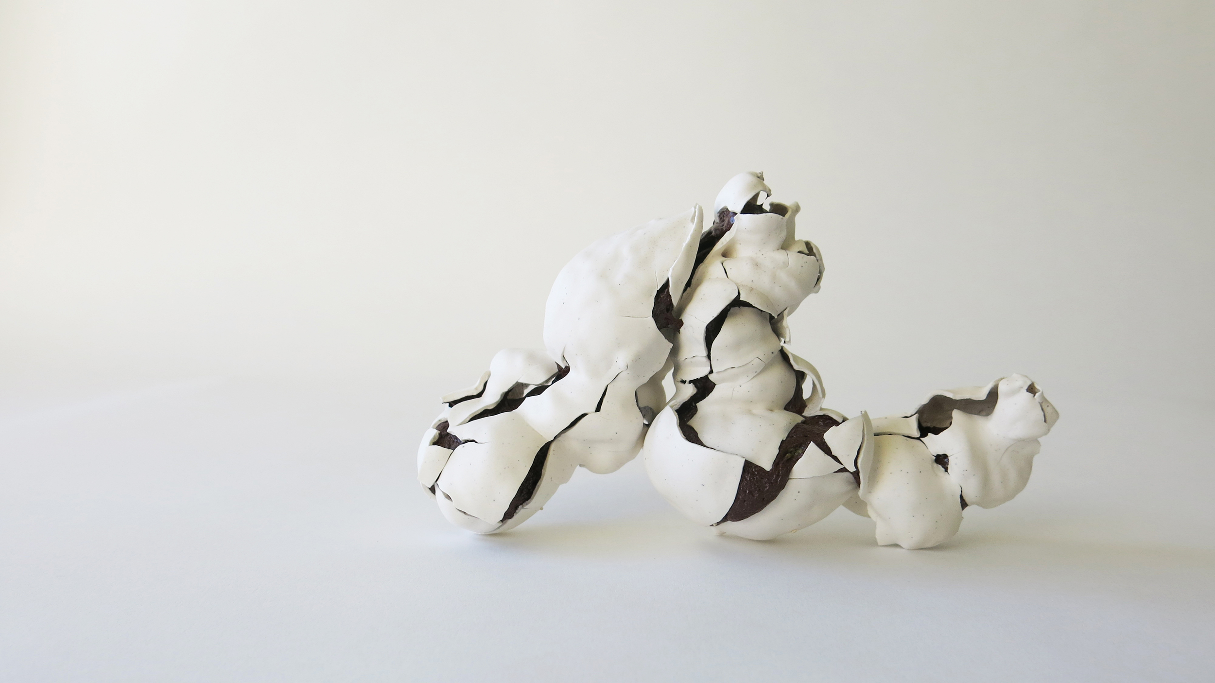 Tina Hultsborn, vår, porslin och lergods, 2020