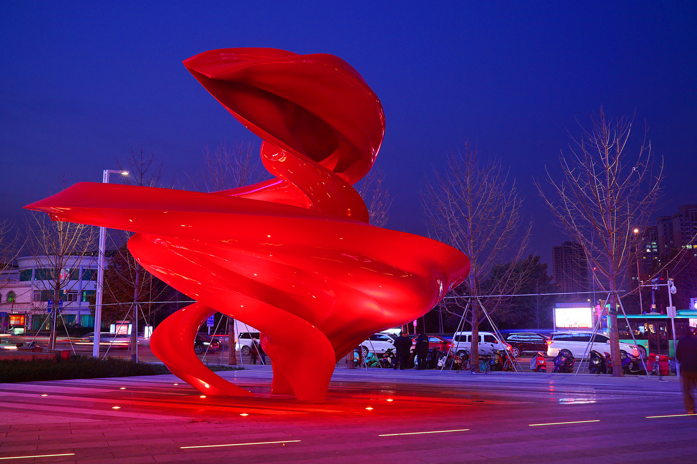 Between Heaven and Earth, steel, 9m x 10m x 8m, China