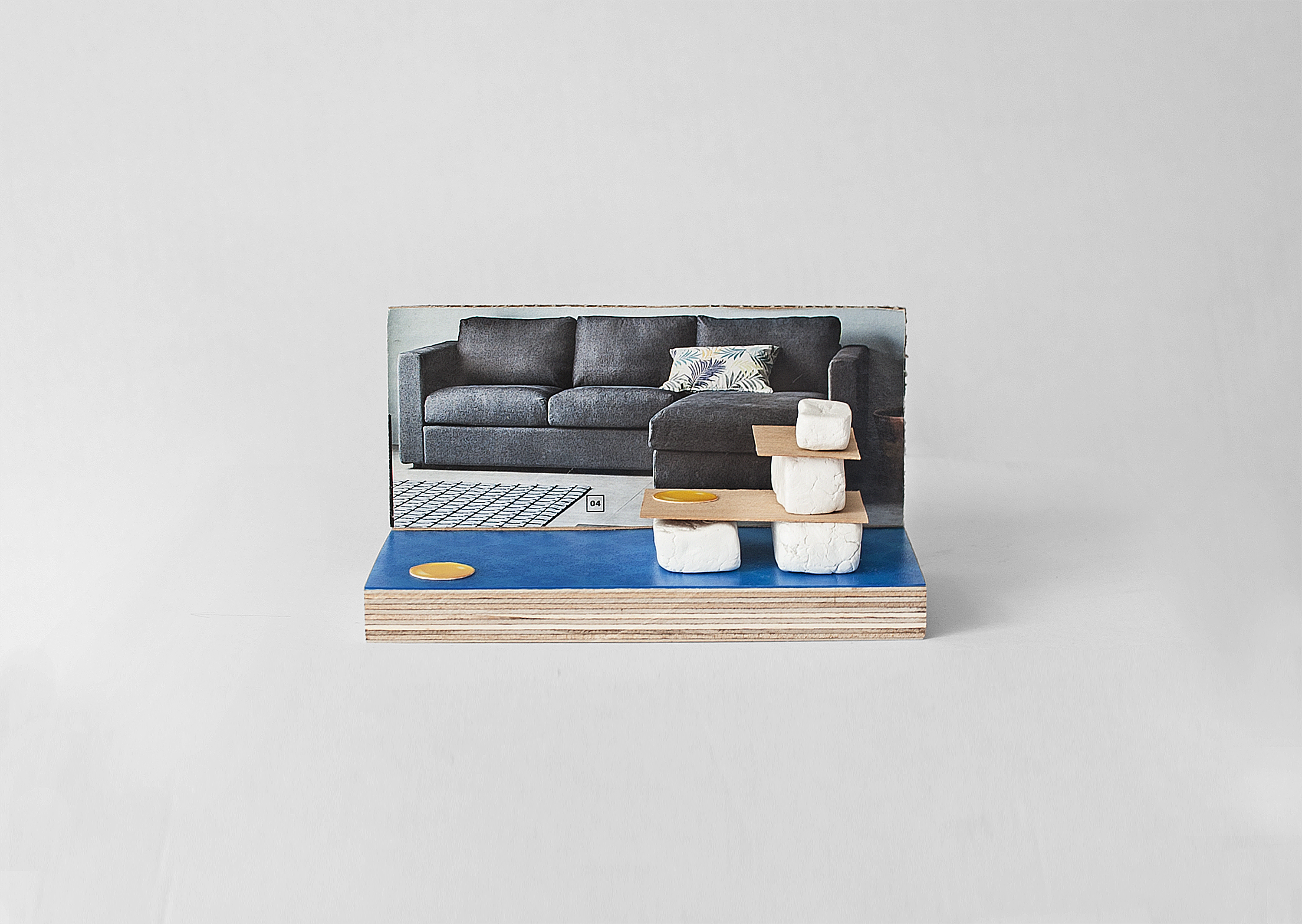 Living room, paper, plastic, wood 2019 15.0×8.0×8.0㎝