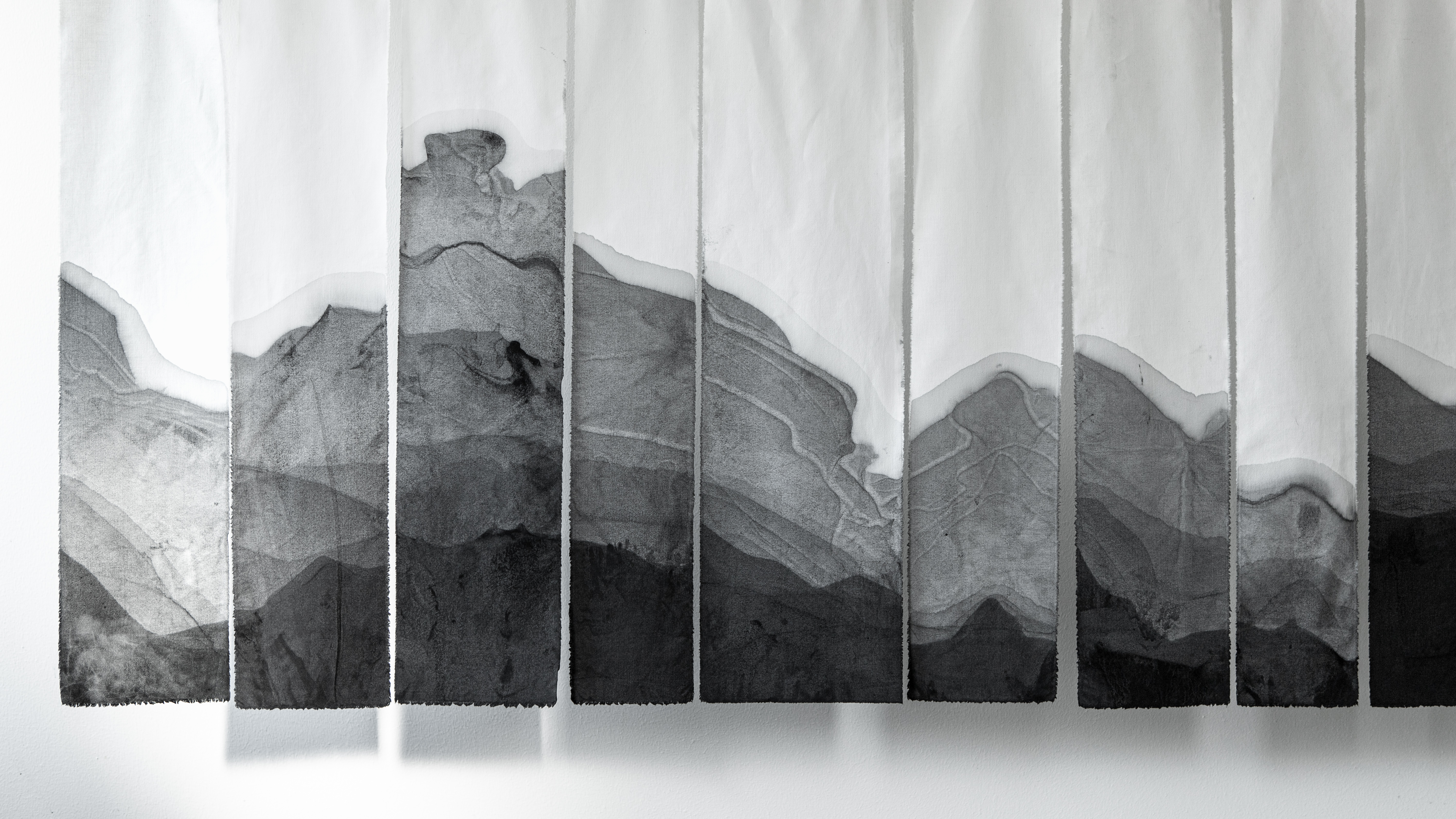 Shogo Hirata, wip1. Naturfärgad med sot och stärkelse på bomull, 2022 .