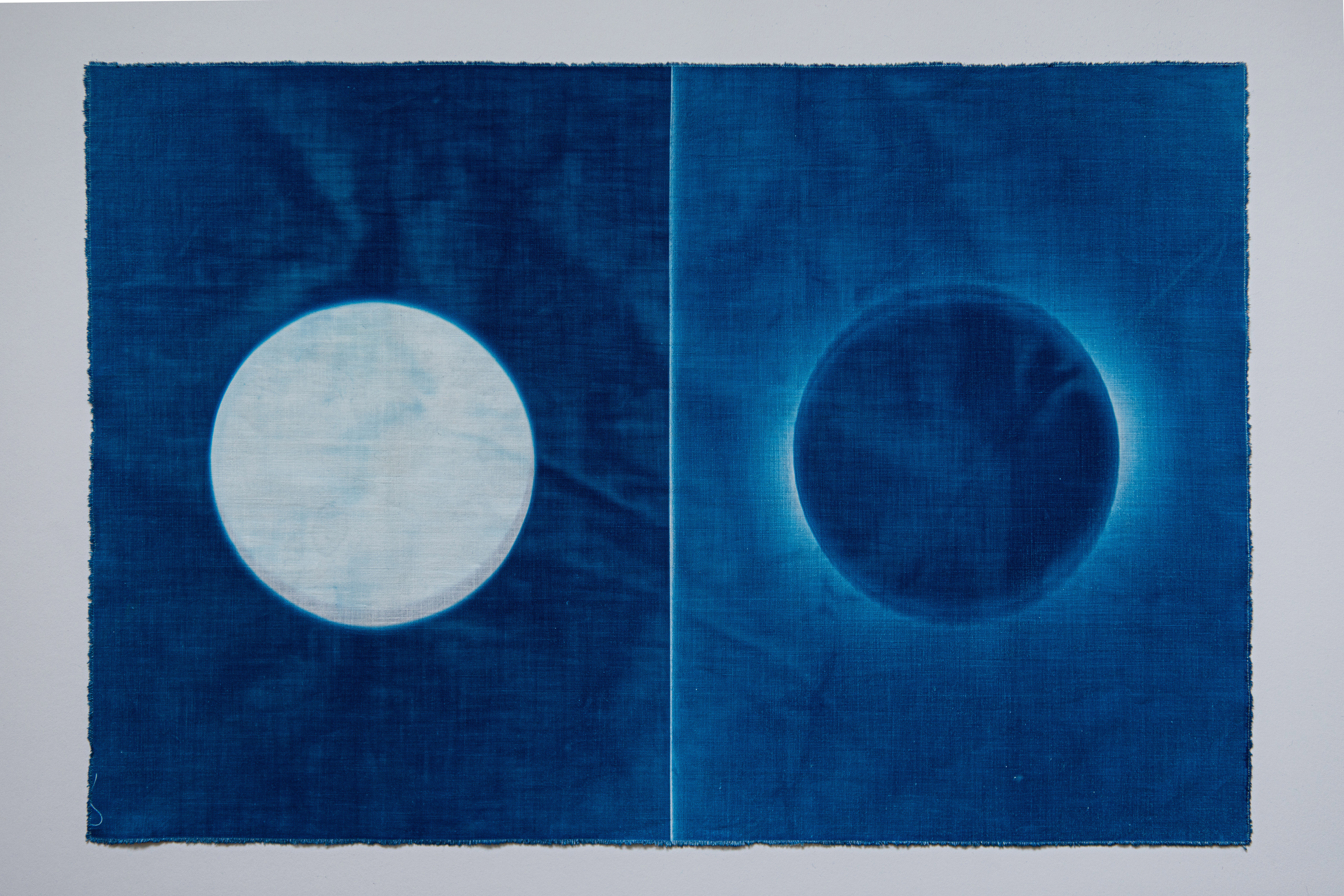 Shogo Hirata, wip3. Cyanotypi på bomull, 2022.