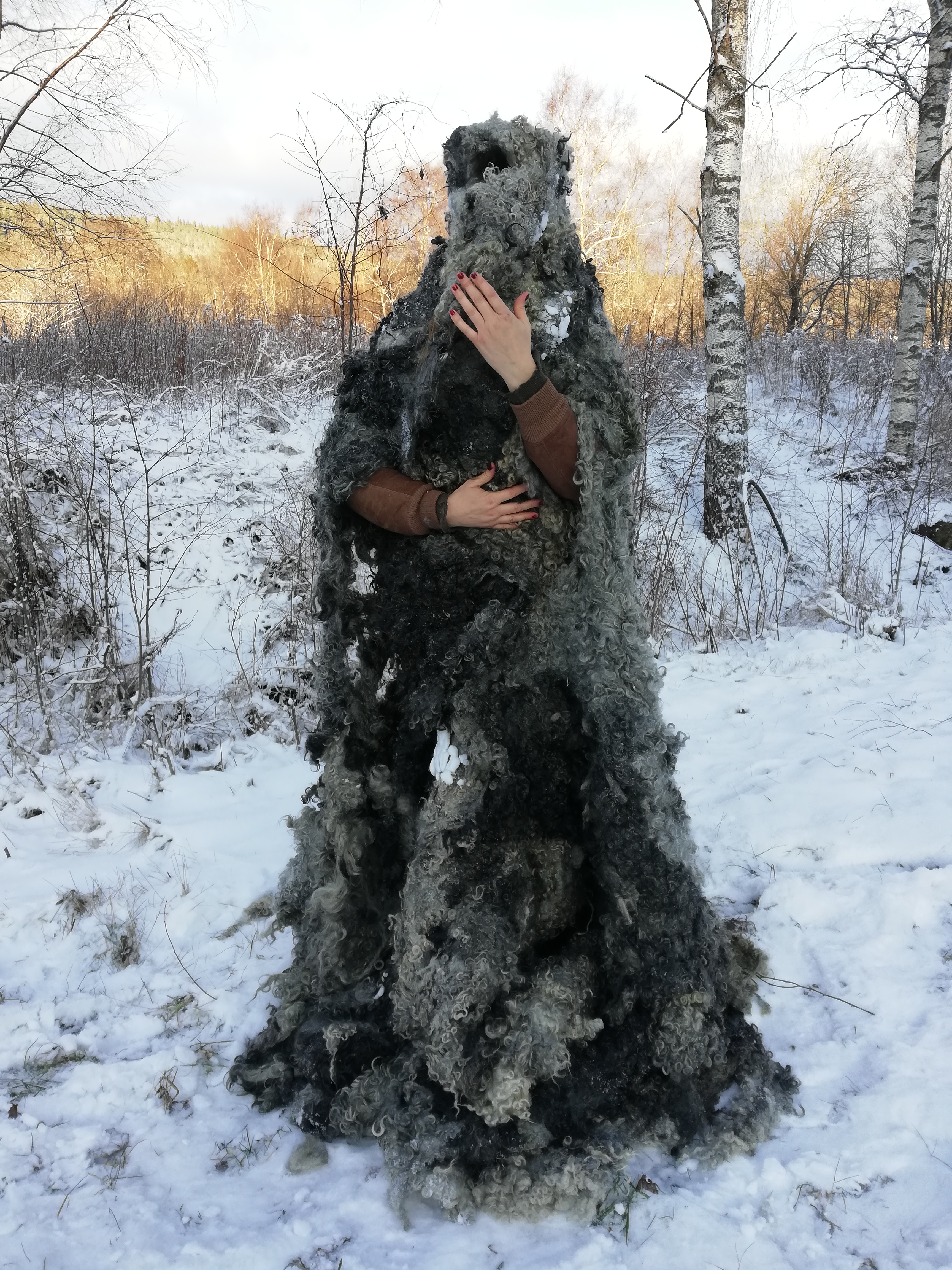 Linnéa M. F. Larsson, Mantelrörelse (mode I). Ull, polyester, 2022. Fotograf: Disa Kohlström.