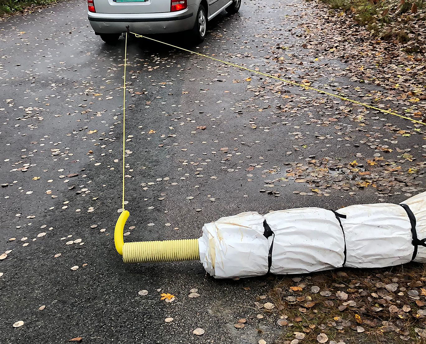 Linnéa M. F. Larsson, Mantelrörelse (mode I). Processbild, workshop Tova ihop stort, 2022. Fotograf: Heljä Puntila