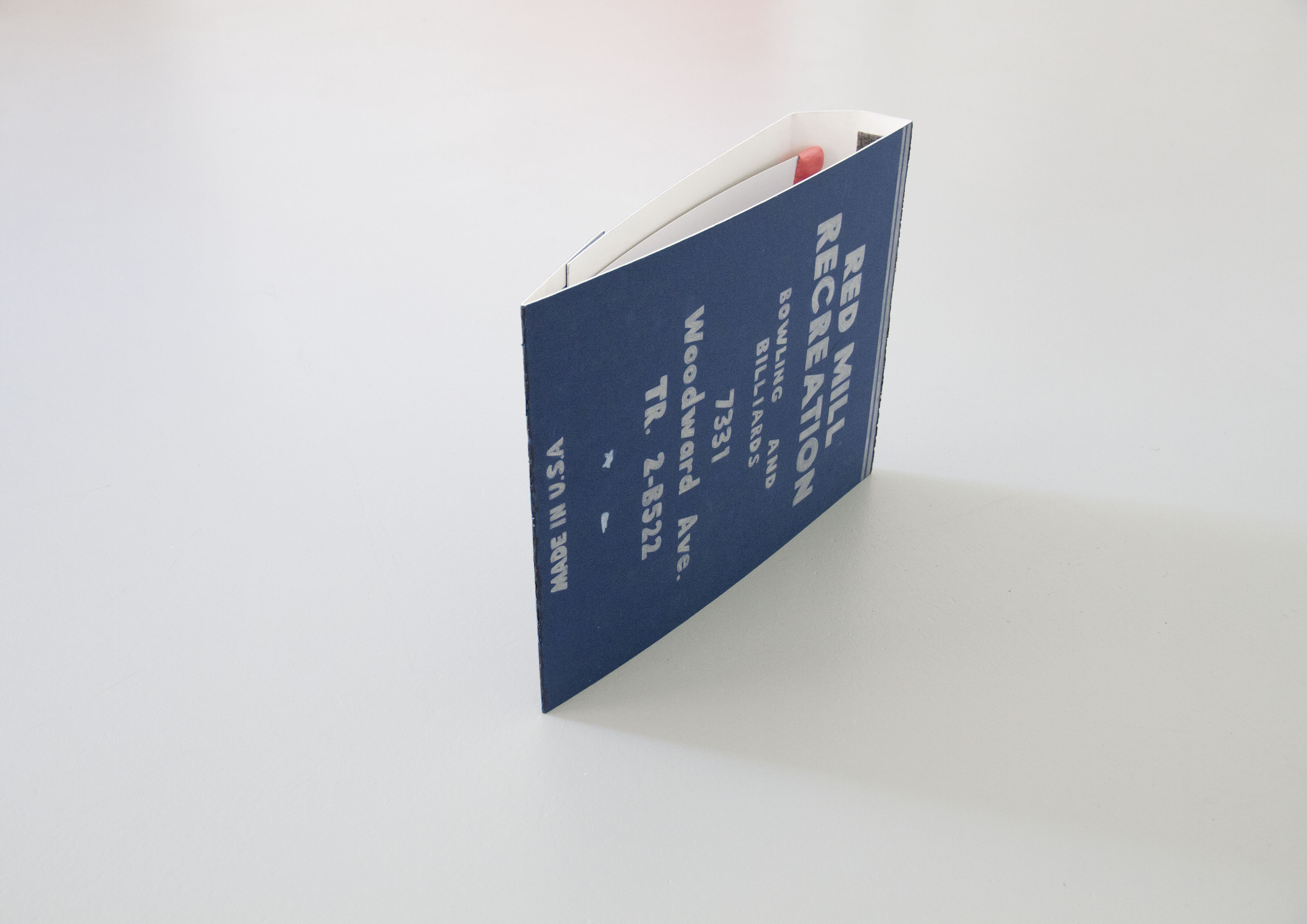 Isabel Theselius, Can’t start a fire without a spark, uppförstorad tändsticksask, färgpennor på kartong, 33 x 43 x 7 cm, 2021