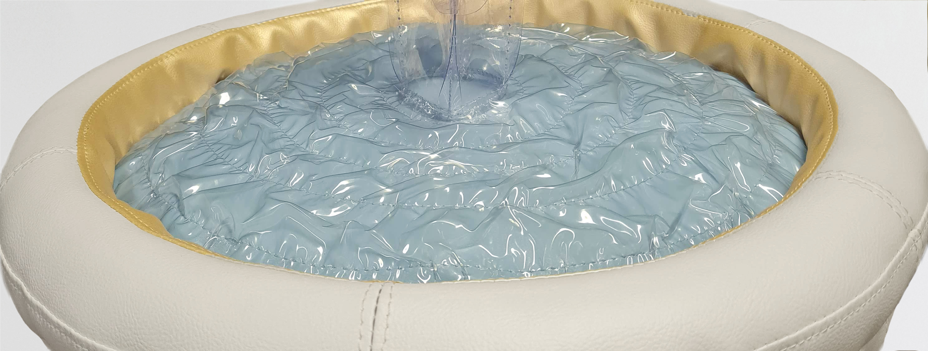 Konrad Lidén, Plastdamm (detalj). Mjuk skulptur, 2024.