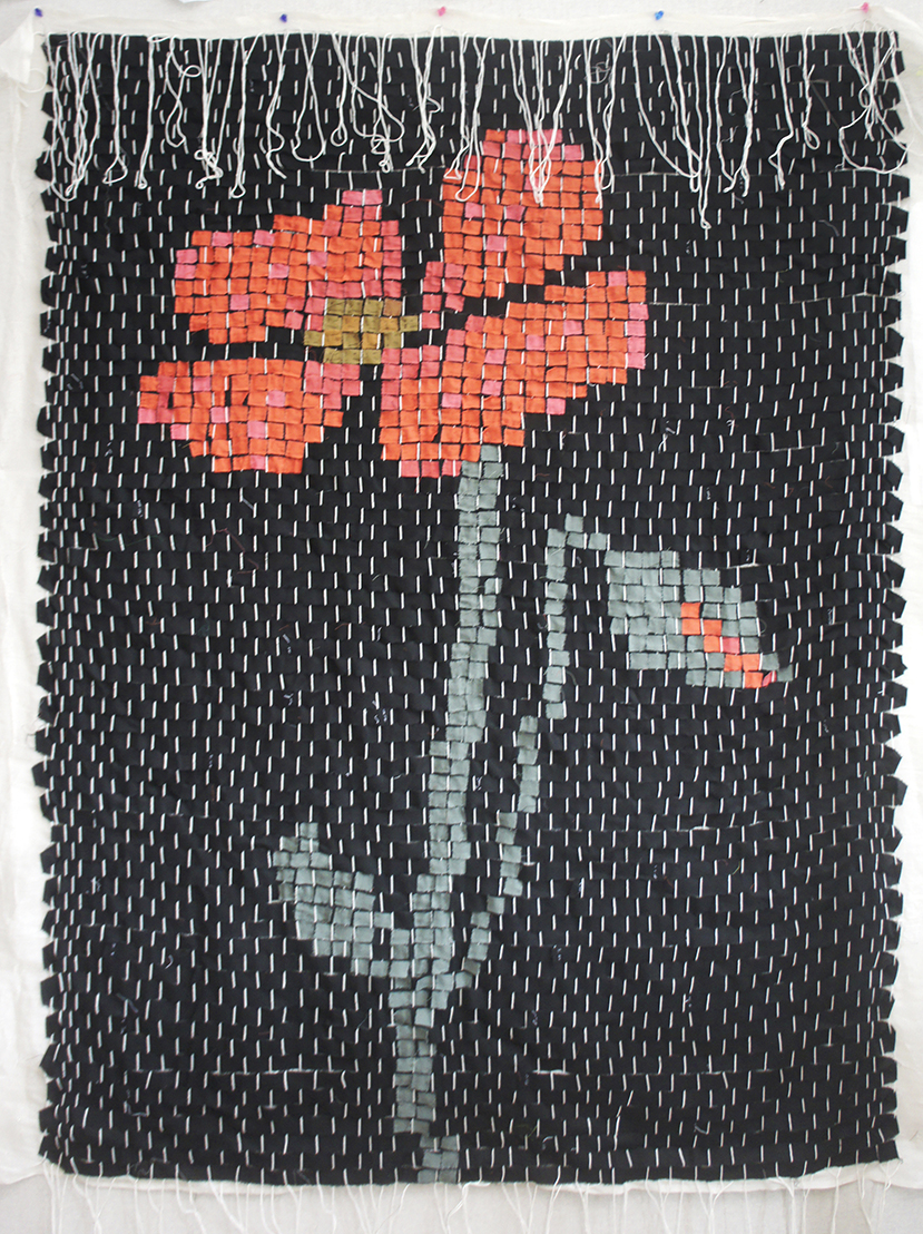 Julie Skarland, Rød valmue, 2021. Tekstil, vev med applikasjon. H:150 cm, B:105 cm.