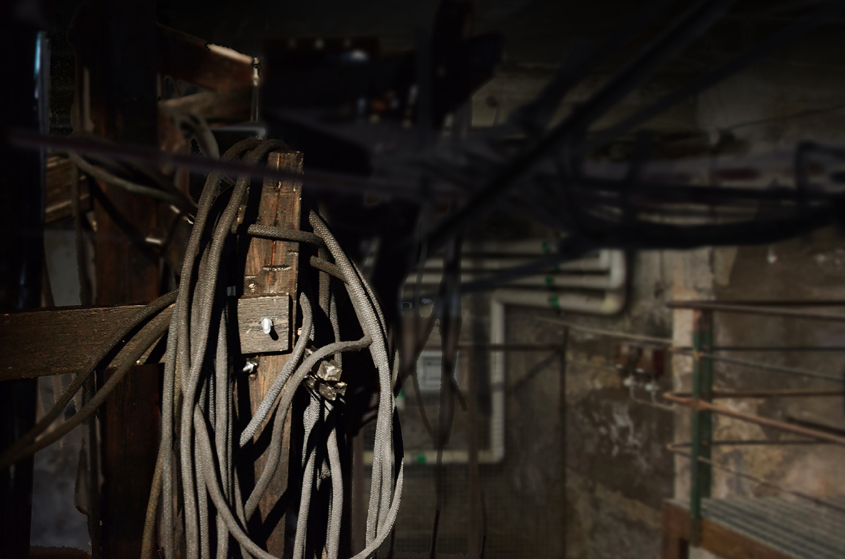 Eliska Kovacikova, Obscure Territories - Inception. Trä, rep, spegelfilm/platsspecifik installation. 2024