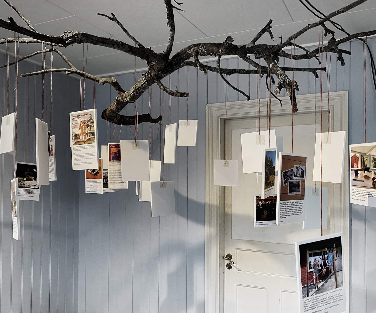 Monique Wernhamn, Källhult ett6 i bilder - mobil, insallation, 2024