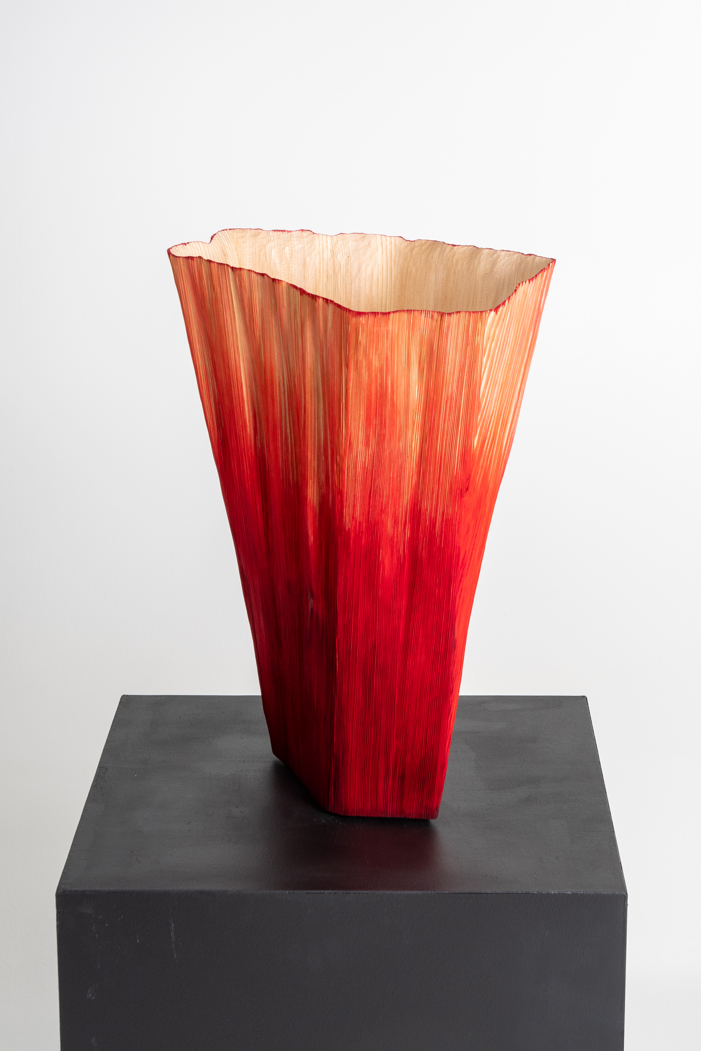 Pleats Vase No.7
Year 2022
Fir Wood, Ink, Tung oil
ⒸDidi NG Wing Yin